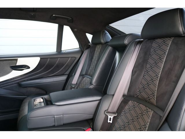 LEXUS LS500 4WD