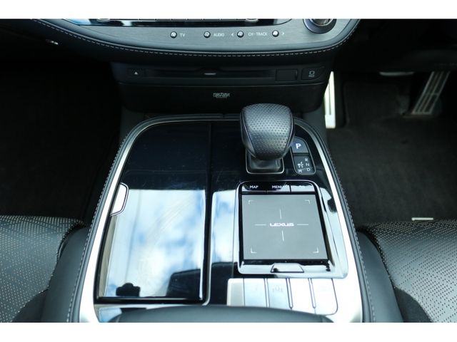 LEXUS LS500 4WD