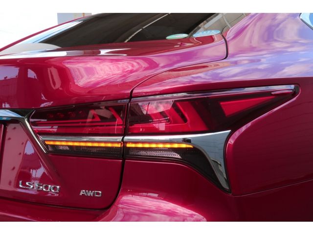 LEXUS LS500 4WD