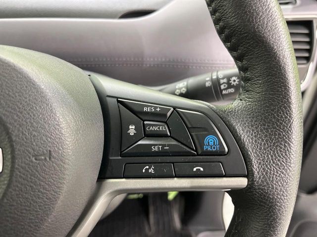 SERENA S-HYBRID 4WD