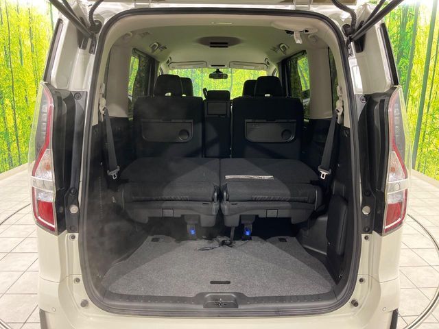 SERENA S-HYBRID 4WD