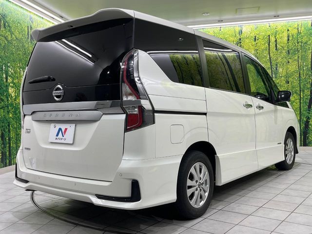 SERENA S-HYBRID 4WD
