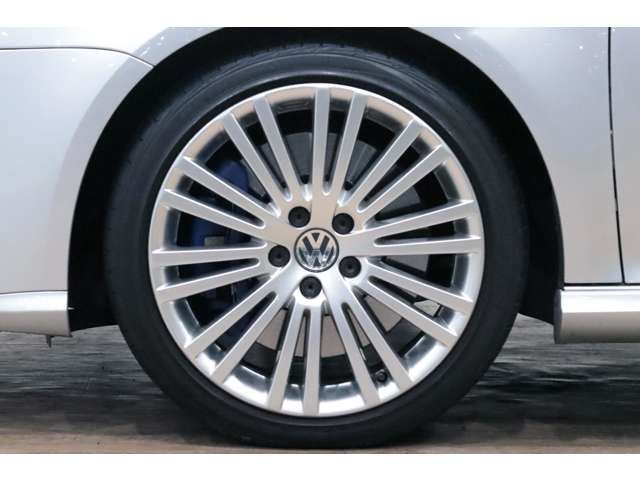 VOLKSWAGEN GOLF 4WD
