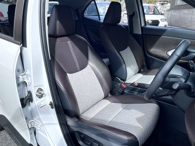 YARIS CROSS HYBRID