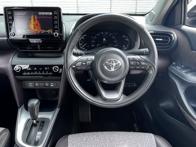 YARIS CROSS HYBRID