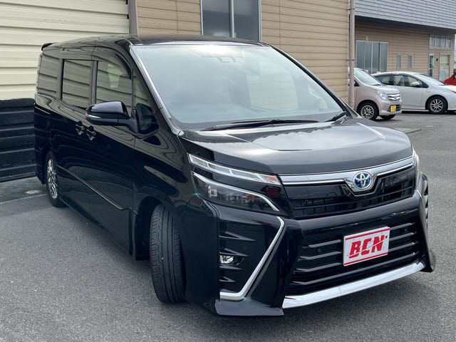 VOXY HYBRID