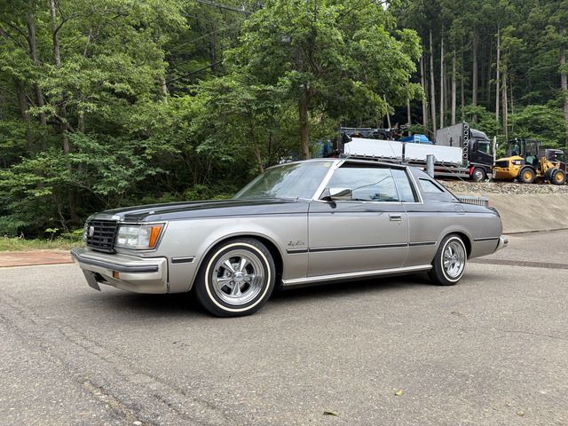 CROWN 2Dr Hard Top