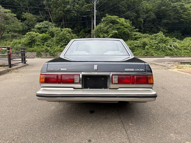 CROWN 2Dr Hard Top