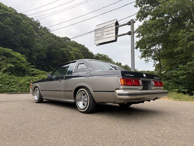 CROWN 2Dr Hard Top