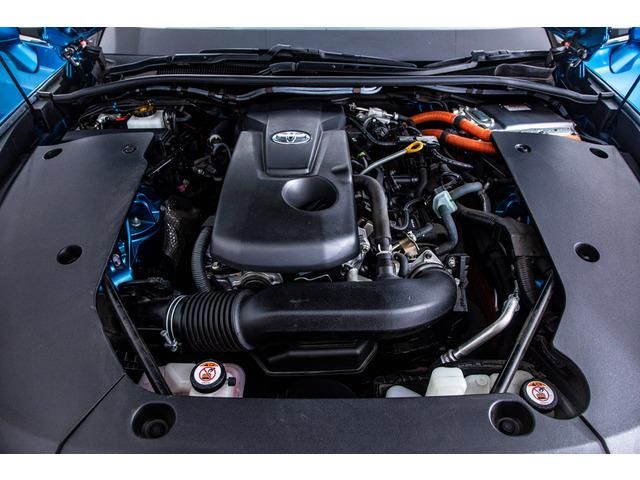 CROWN sedan hybrid