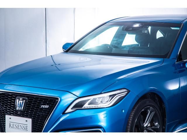 CROWN sedan hybrid