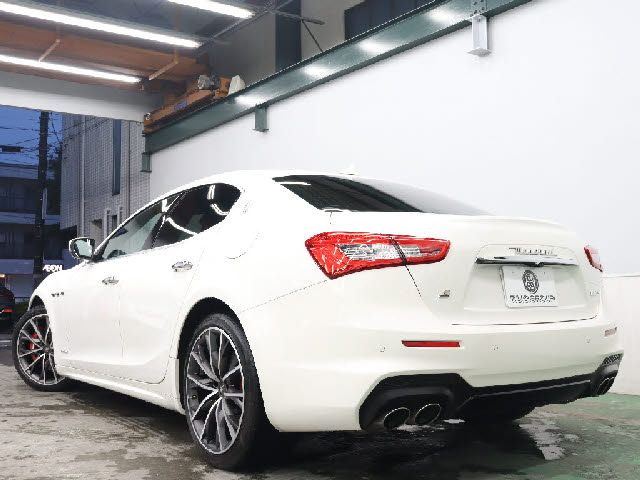 MASERATI GHIBLI Sedan