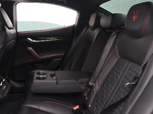 MASERATI GHIBLI Sedan