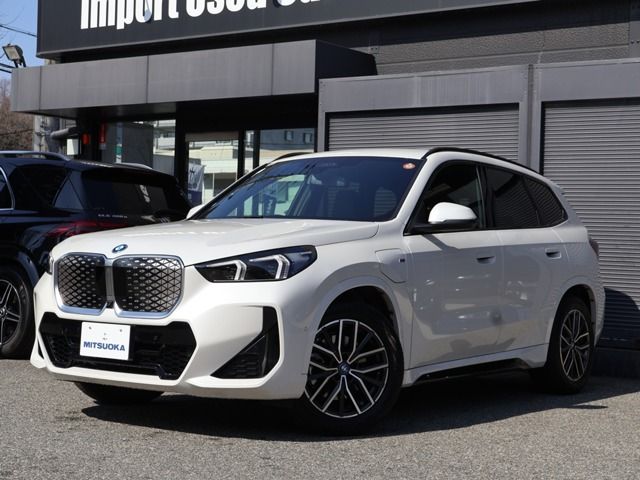 BMW iX1