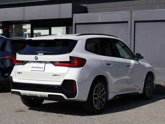 BMW iX1