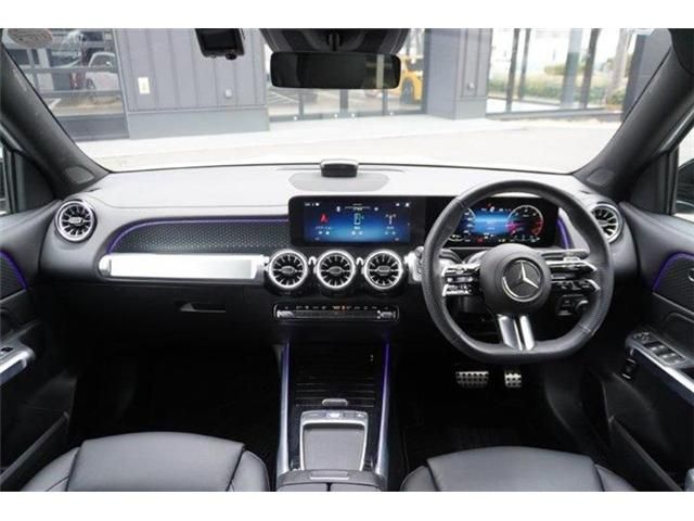 MERCEDES BENZ GLB