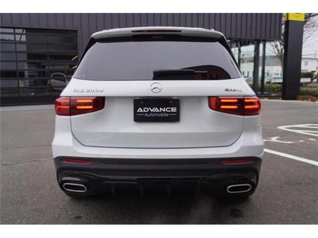 MERCEDES BENZ GLB