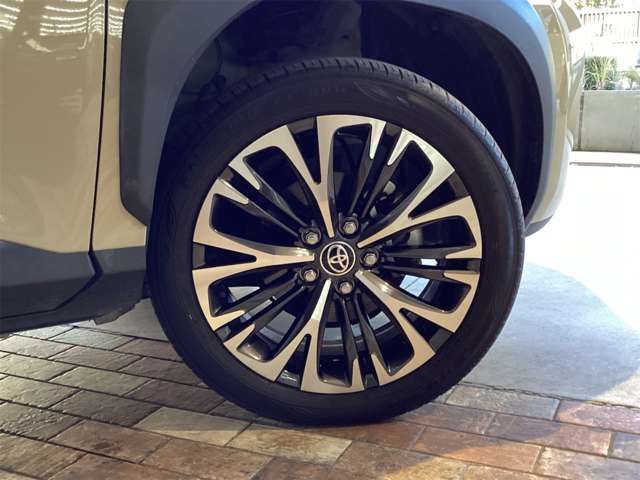 YARIS CROSS