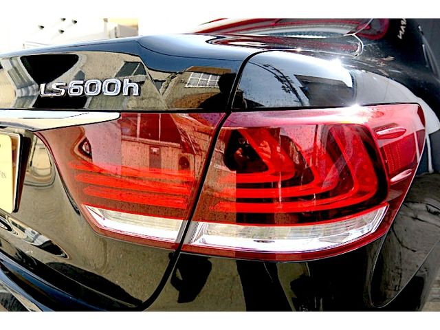 LEXUS LS600h