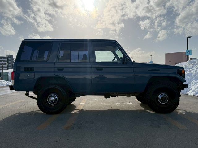 LANDCRUISER van