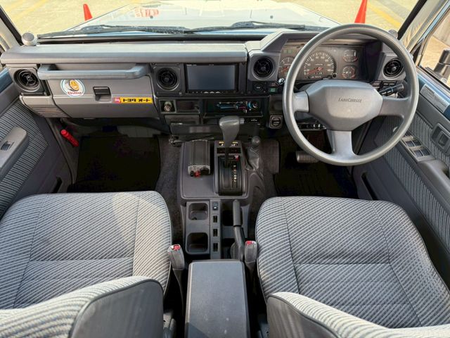 LANDCRUISER van