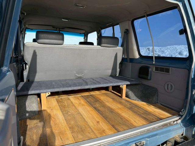 LANDCRUISER van