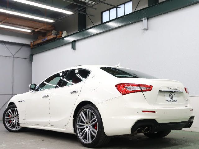MASERATI GHIBLI Sedan