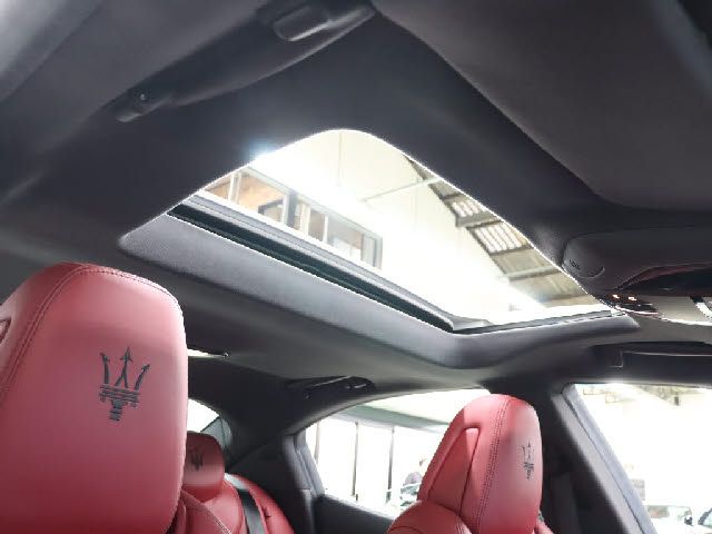MASERATI GHIBLI Sedan