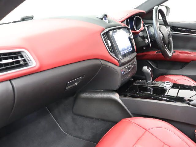 MASERATI GHIBLI Sedan