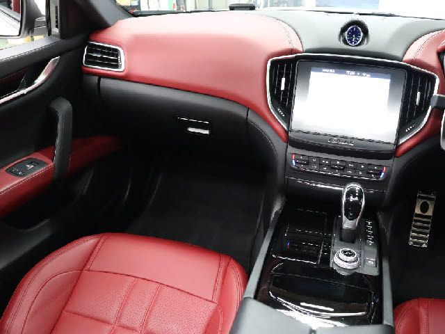 MASERATI GHIBLI Sedan