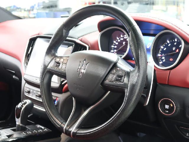 MASERATI GHIBLI Sedan