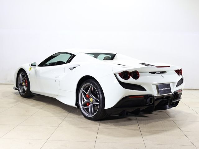 FERRARI F8 Spider