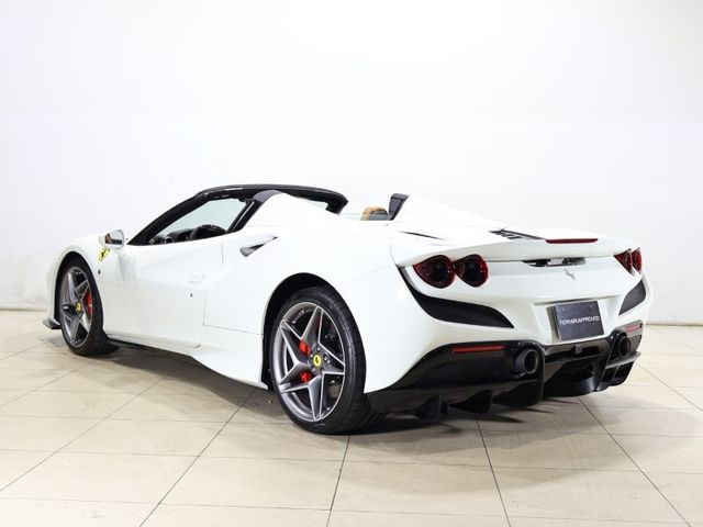 FERRARI F8 Spider
