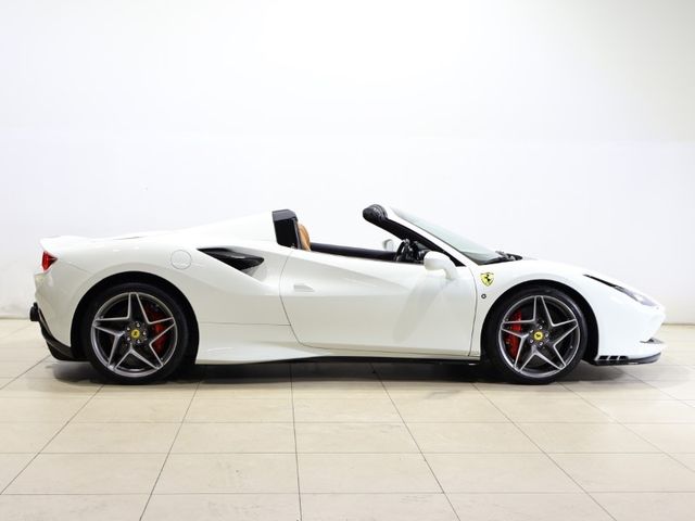 FERRARI F8 Spider