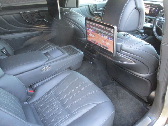 LEXUS LS500h 4WD