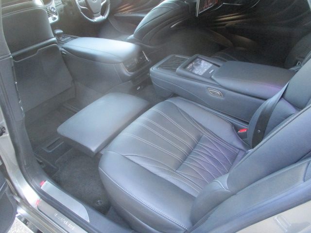 LEXUS LS500h 4WD