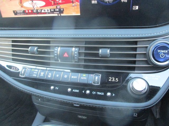 LEXUS LS500h 4WD