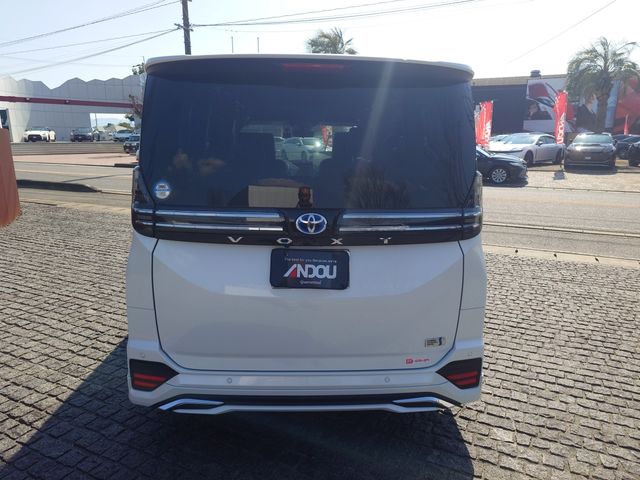 VOXY HYBRID