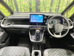 VOXY HYBRID