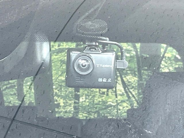 VOXY HYBRID