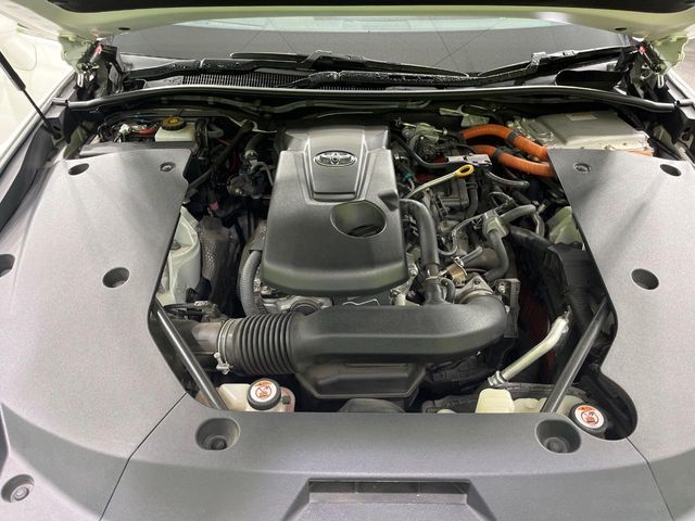 CROWN sedan hybrid