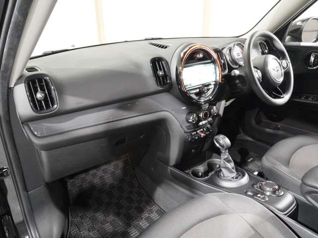 BMW MINI ONE CROSSOVER