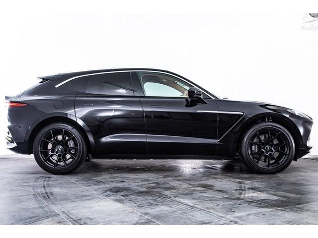 ASTON MARTIN SUV