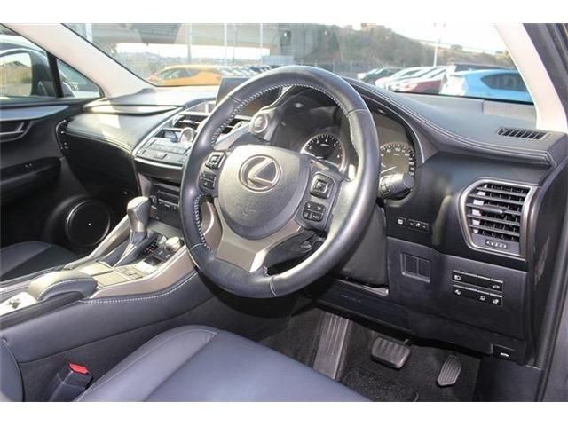 LEXUS NX200t