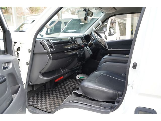 REGIUSACE van 2WD