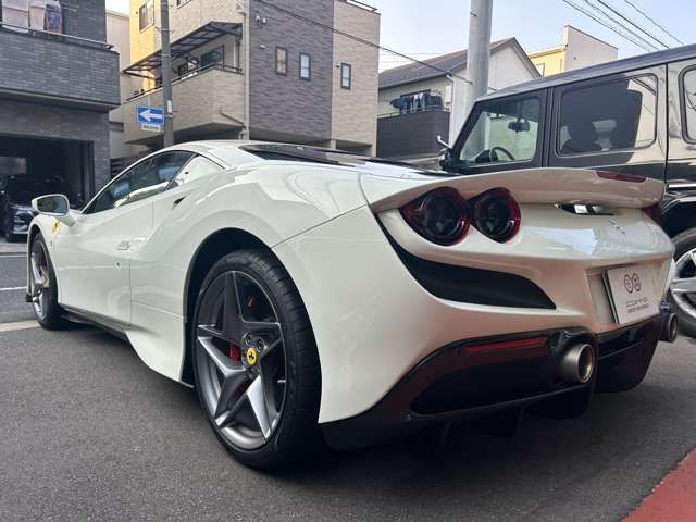 FERRARI F8 Tributo