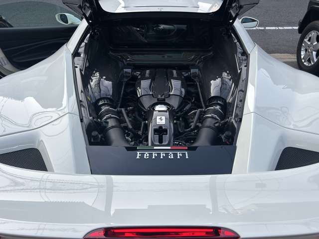 FERRARI F8 Tributo