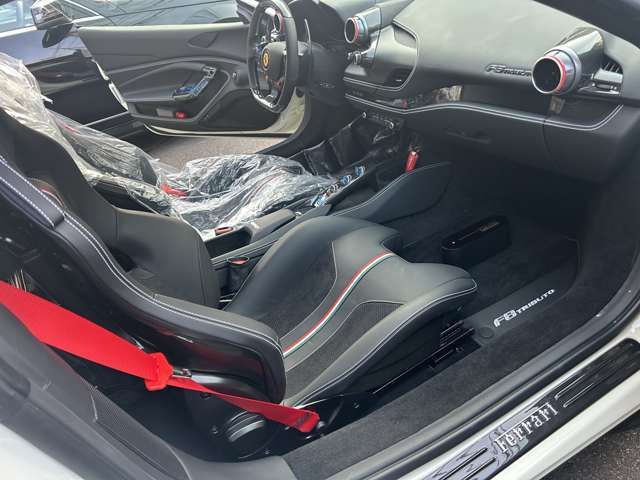 FERRARI F8 Tributo