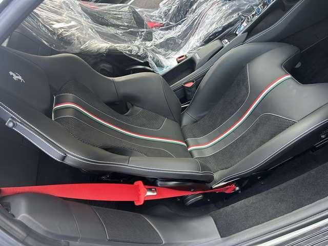 FERRARI F8 Tributo