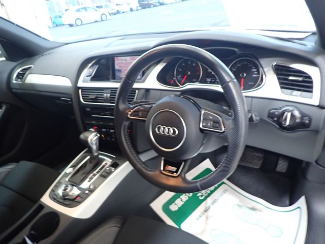 AUDI A4 AVANT